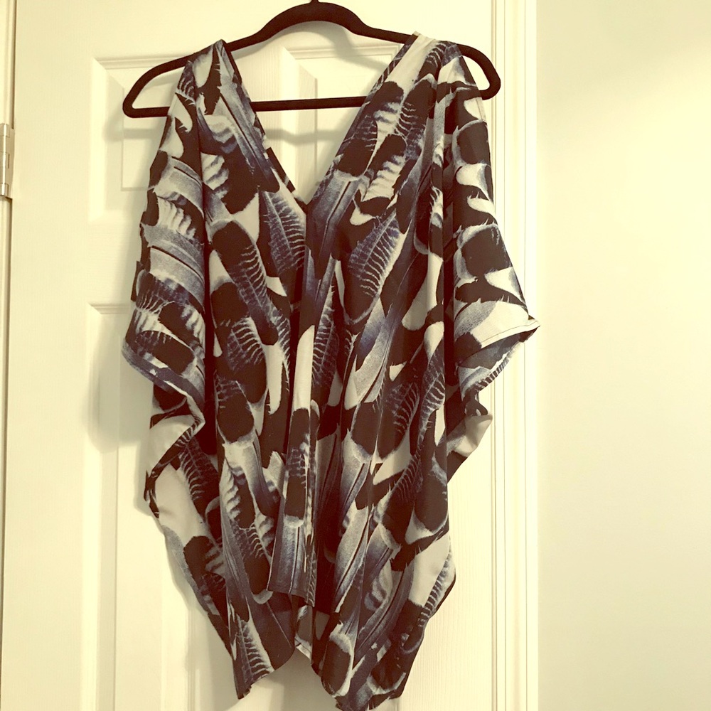 BB Dakota cold shoulder top